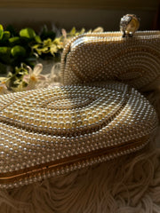 Pearl elegance clutch