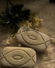 Pearl elegance clutch