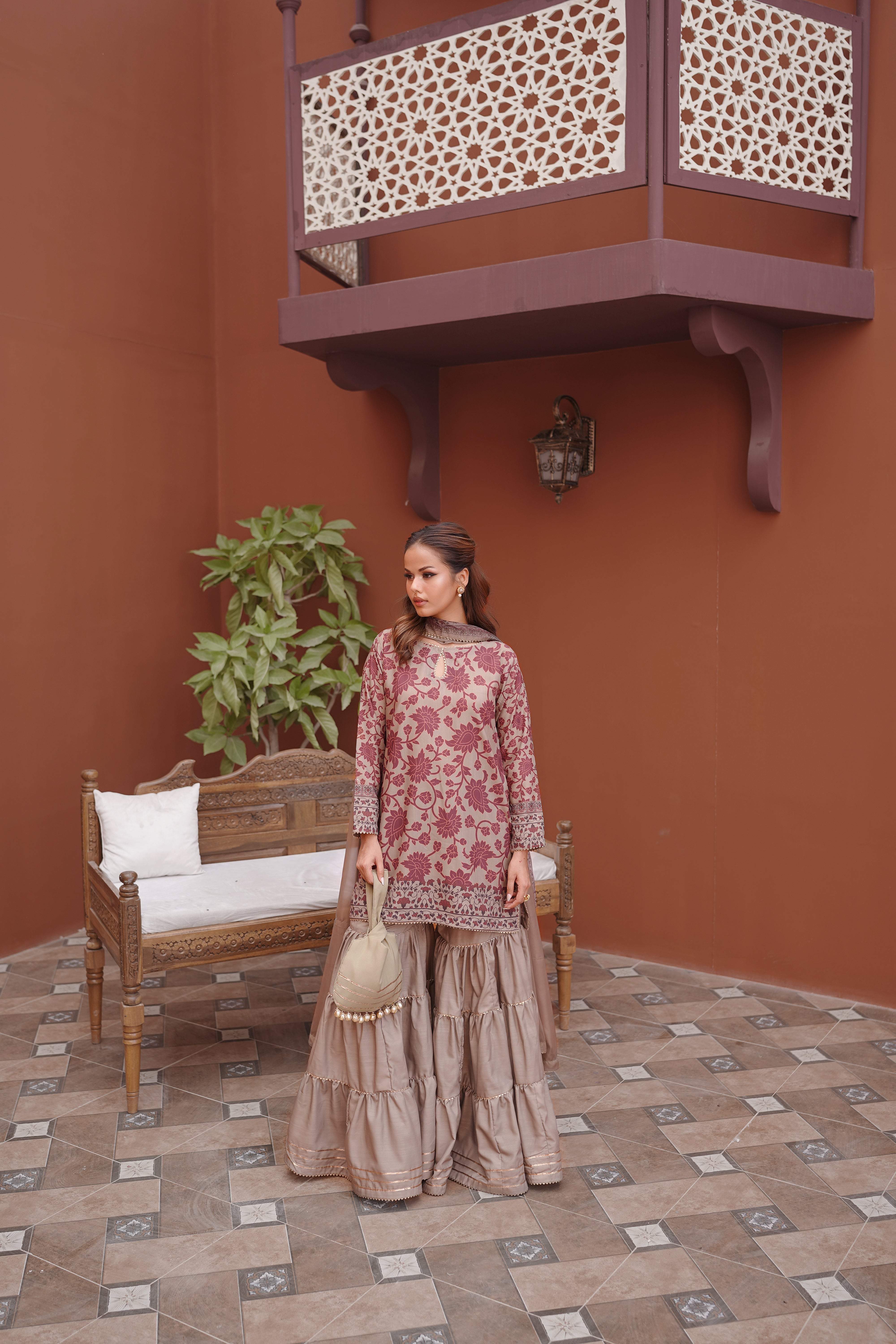 Clay gharara