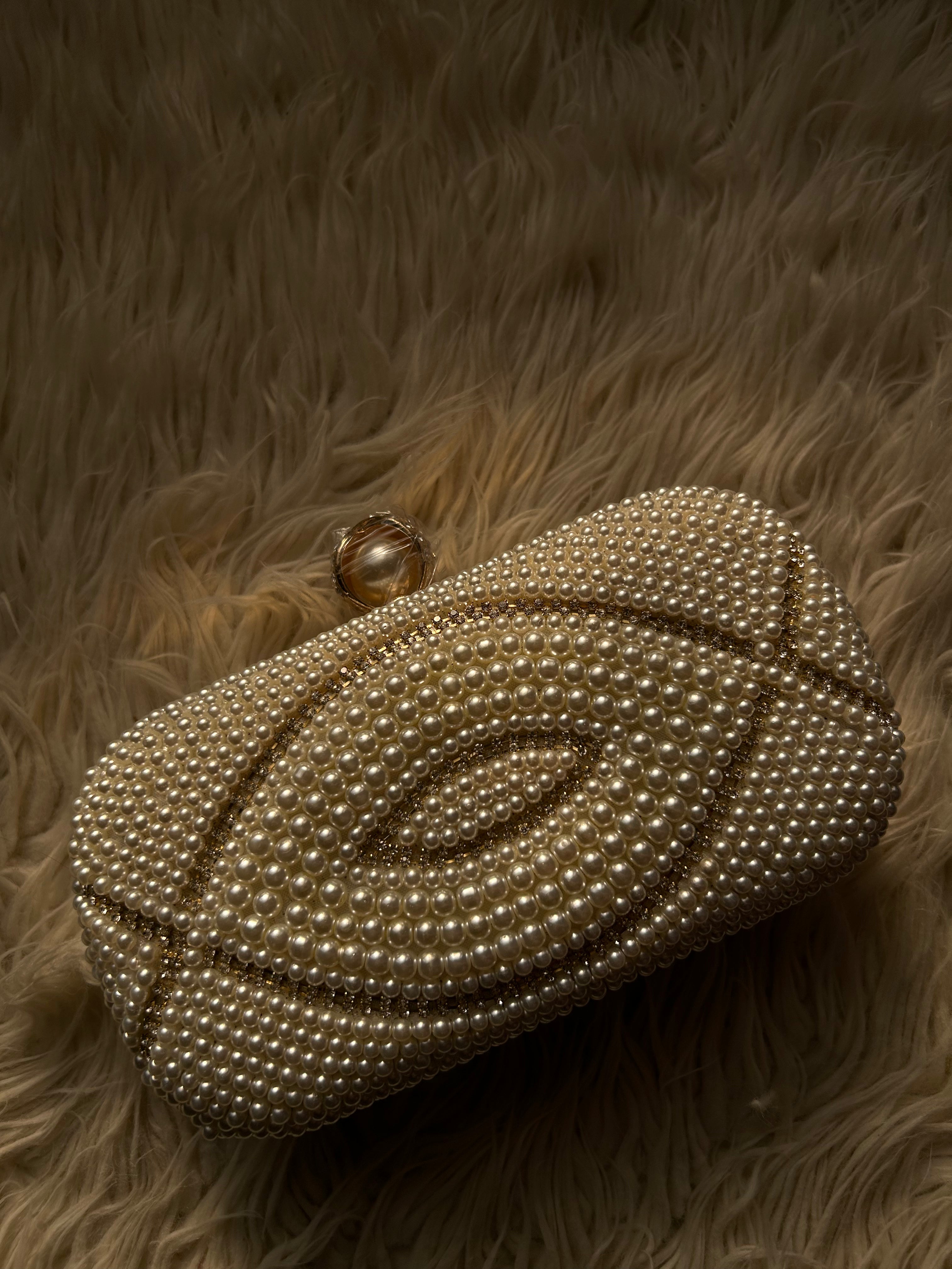 Pearl elegance clutch